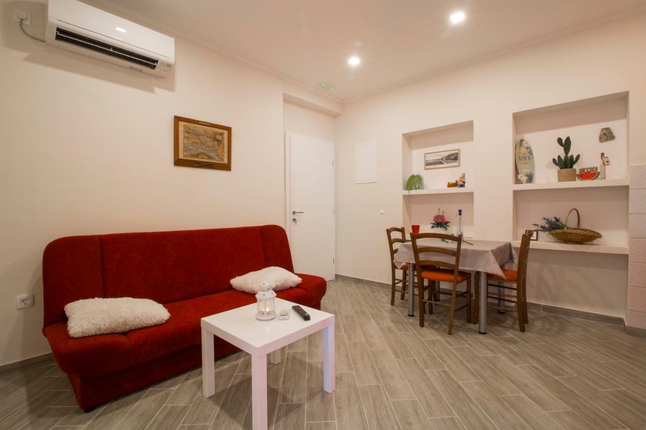 Apartments Smokva Makarska Buitenkant foto