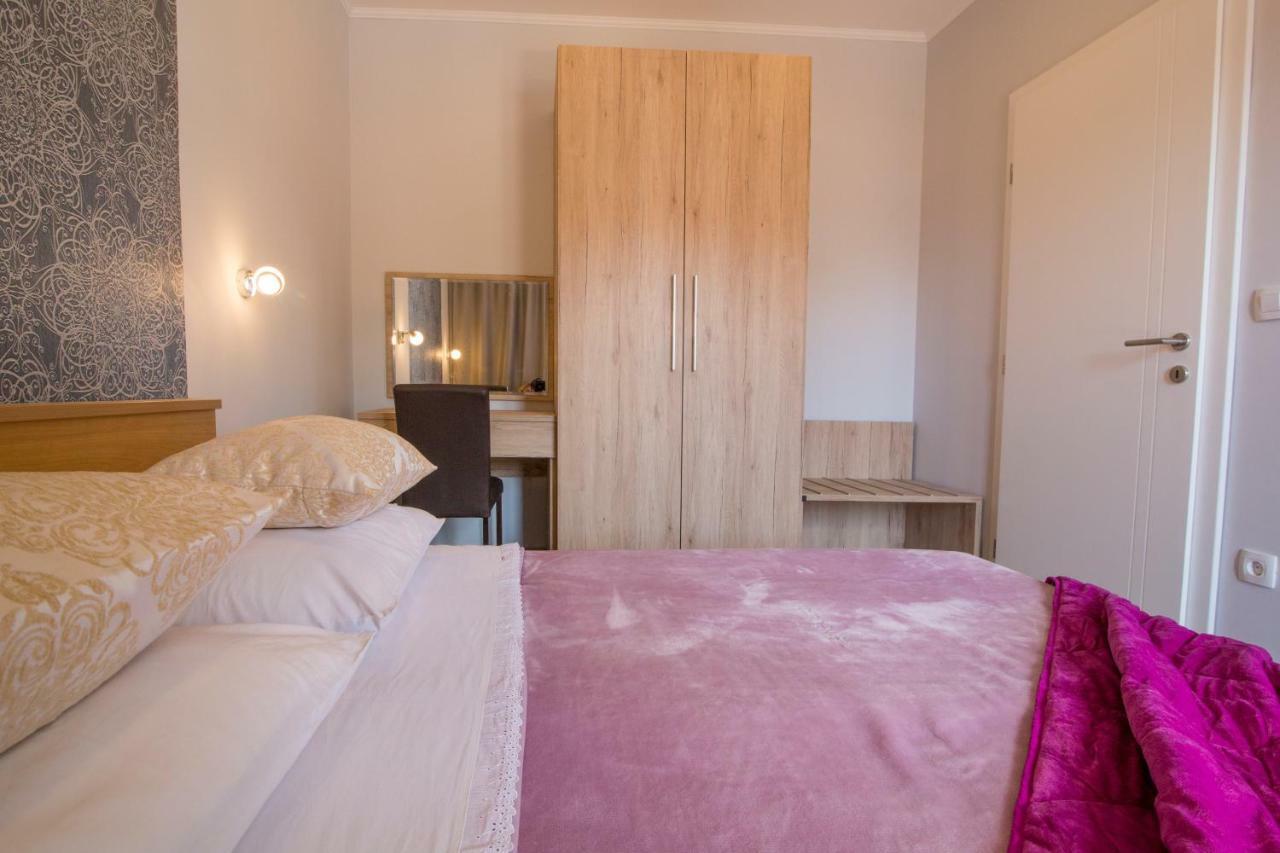 Apartments Smokva Makarska Buitenkant foto